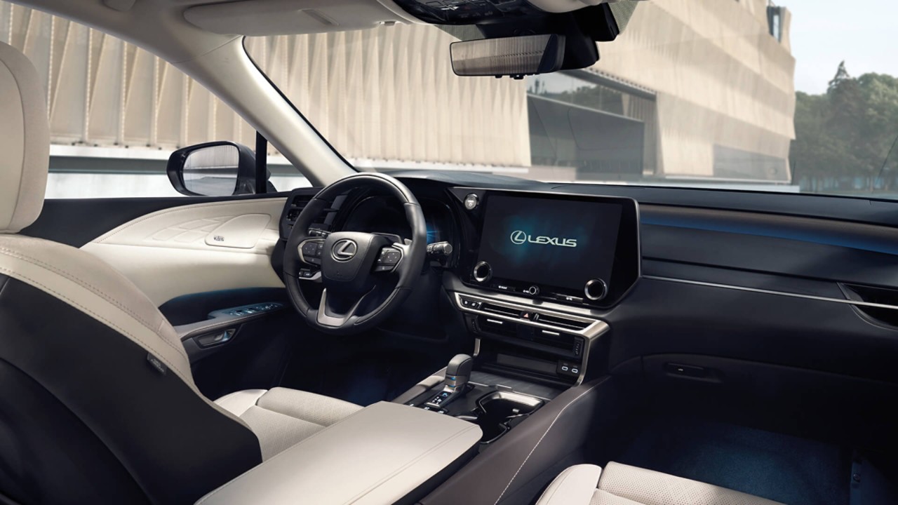 Lexus RX salong