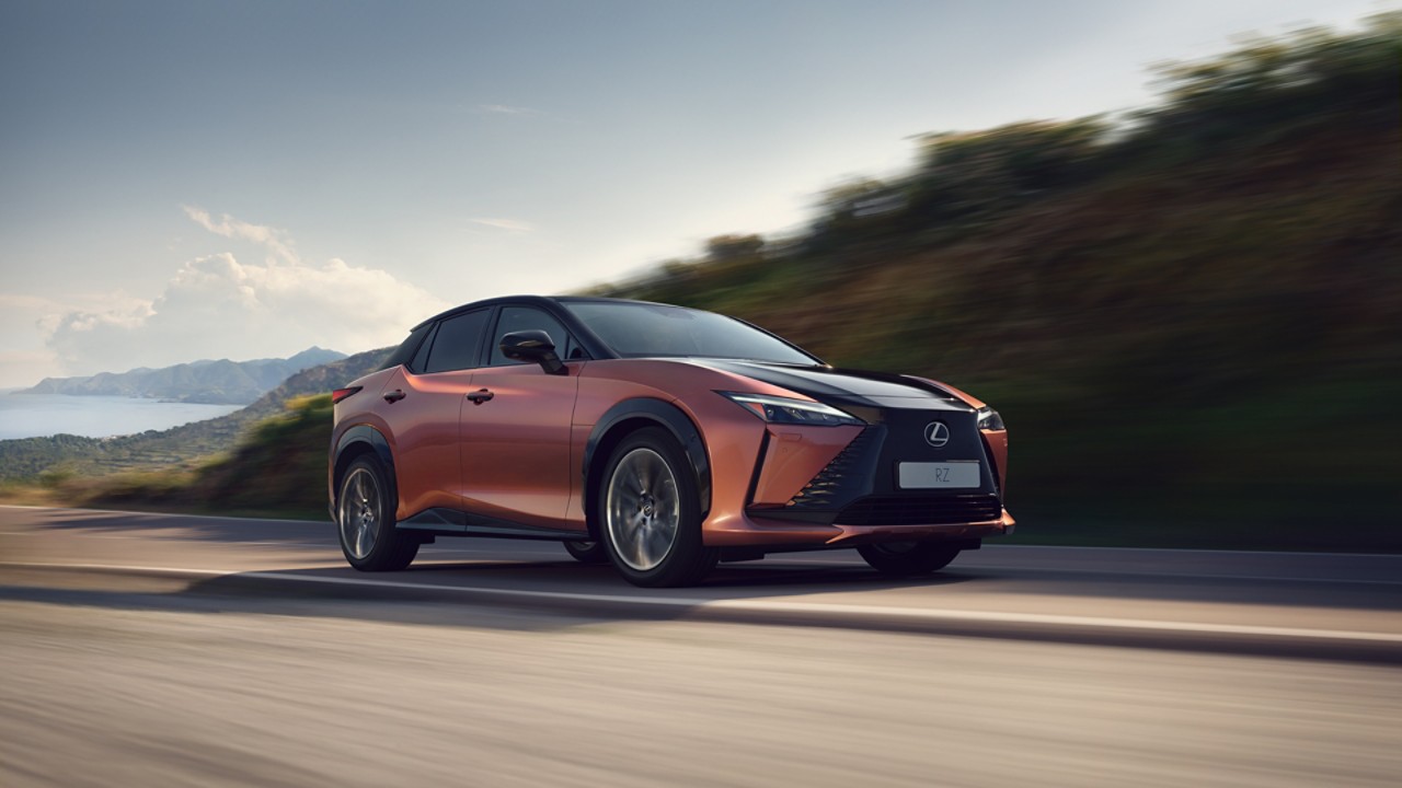 Linnas sõitev Lexus UX